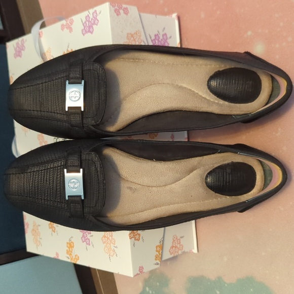 Giani Bernini women's flats, size 8, black - Picture 3 of 16
